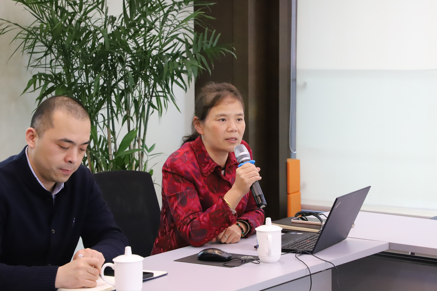 提增信心     守正出奇     控股公司召開(kāi)一季度業(yè)務(wù)分析會(huì )議(圖2)