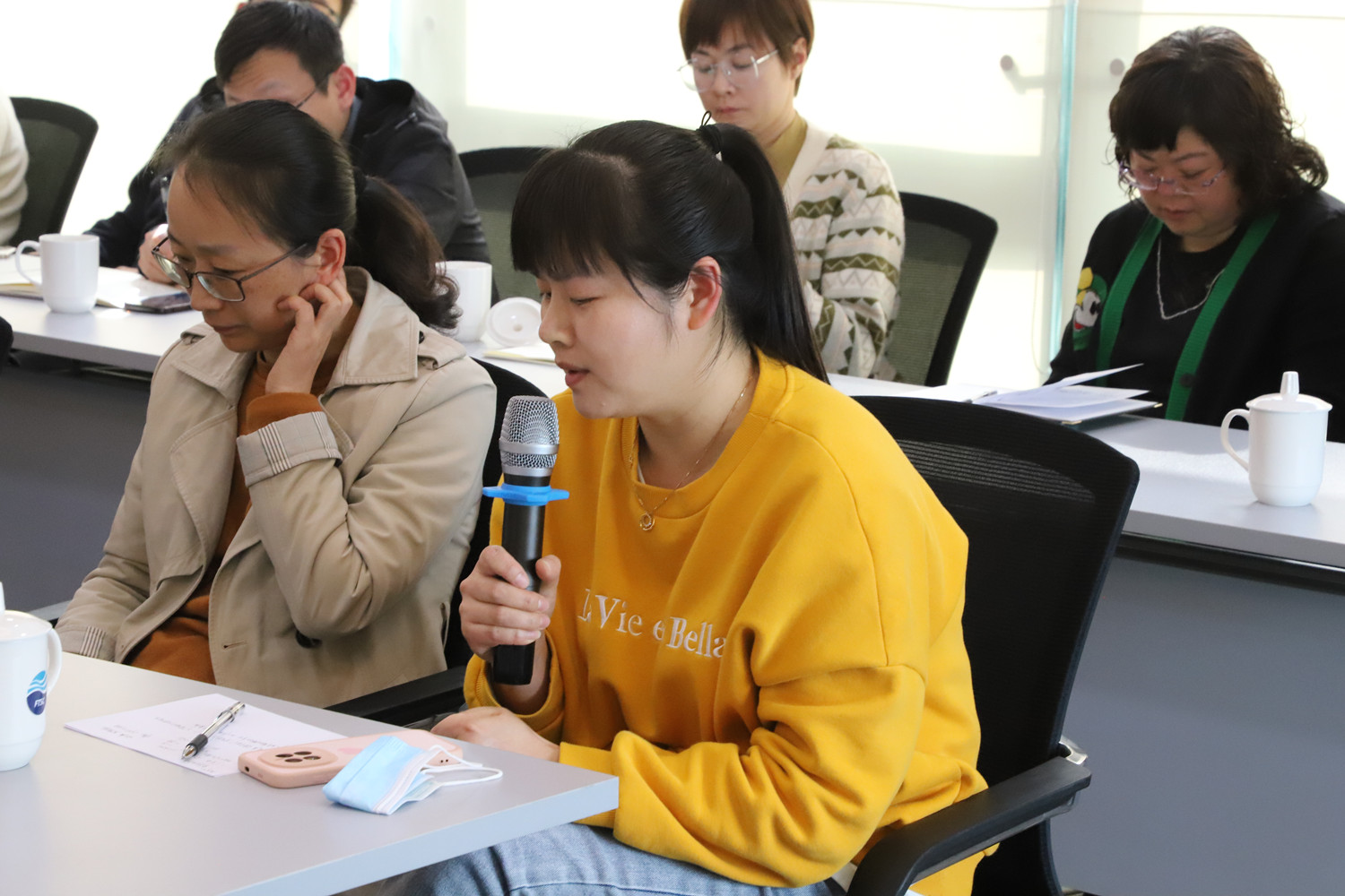 提增信心     守正出奇     控股公司召開(kāi)一季度業(yè)務(wù)分析會(huì )議(圖13)